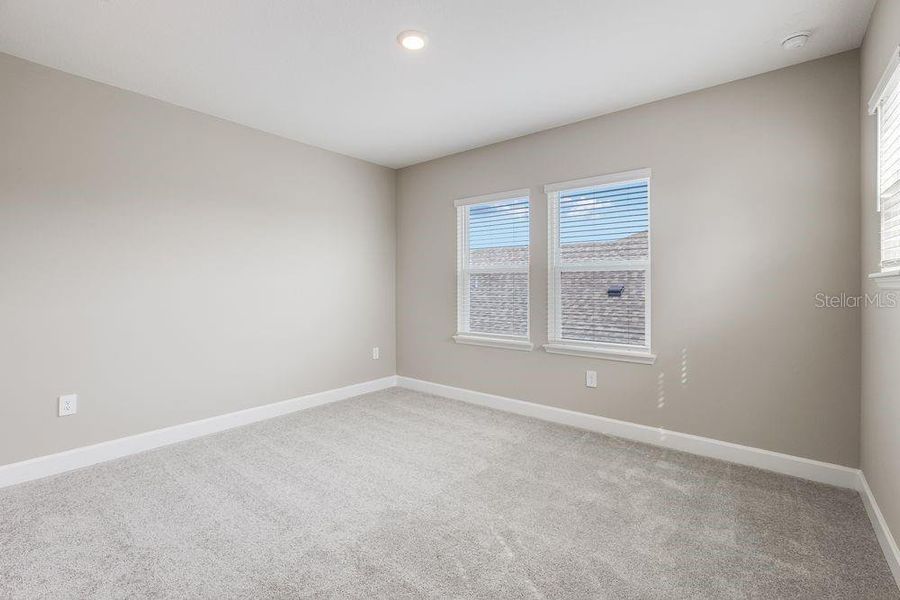 Spacious, unfurnished interior of a new home in Indigo Creek, Apollo Beach (Image 32).