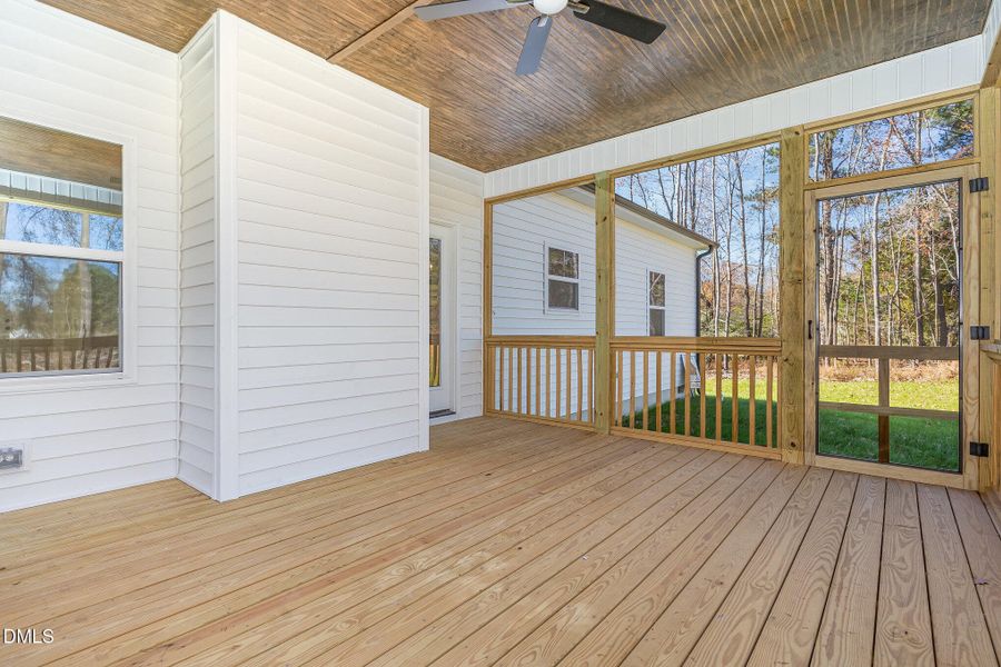 049_wag04154-edit_920 049_wag04154-edit_920