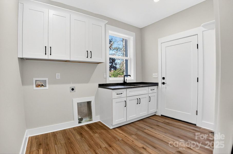 Laundry Room/Mud Room