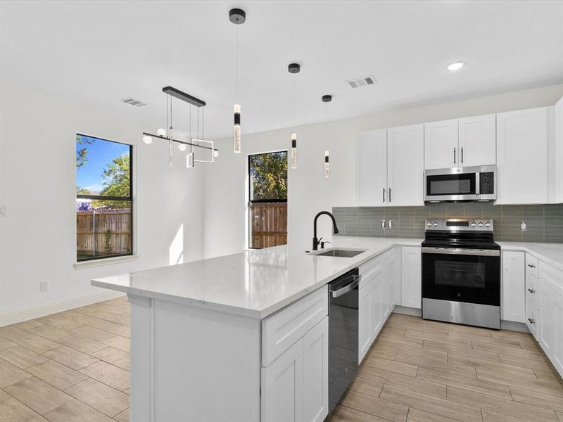 Furnished interior view inside a new home in , Granbury (Image 14).
