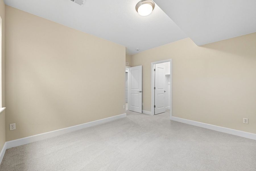 Spacious, unfurnished interior of a new home in Trailstone Destination Collection, Arvada (Image 28).