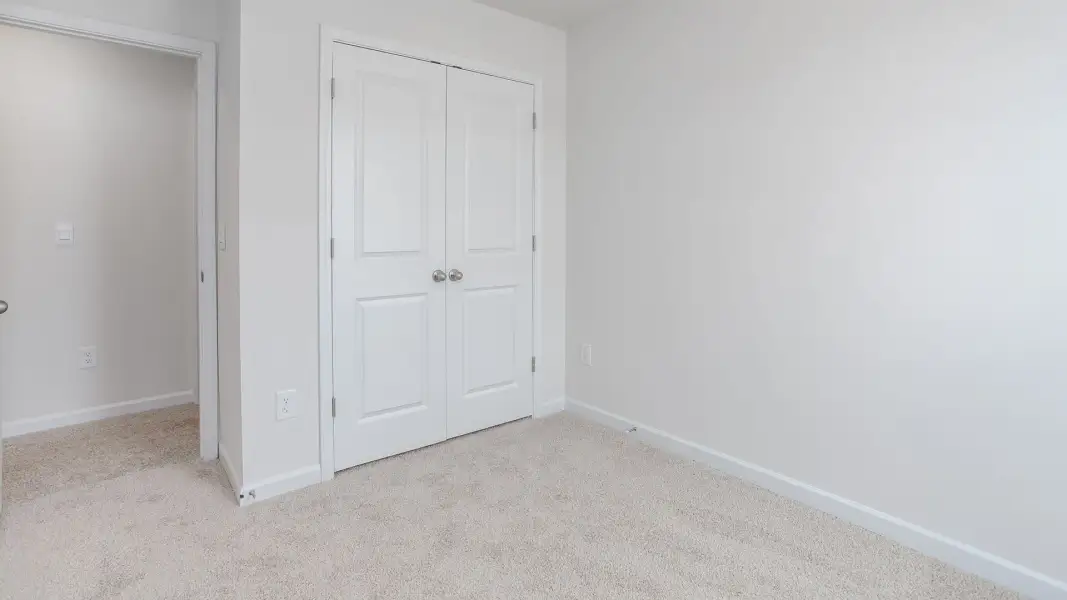 Spacious, unfurnished interior of a new home in Hastings Farm, Kernersville (Image 20).