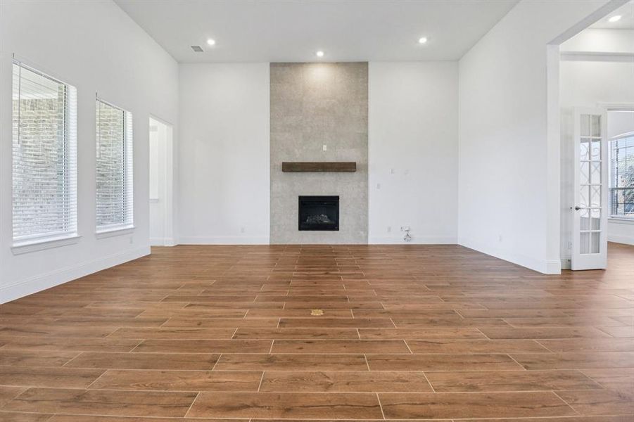 Spacious, unfurnished interior of a new home in Gean Estates, Keller (Image 12).