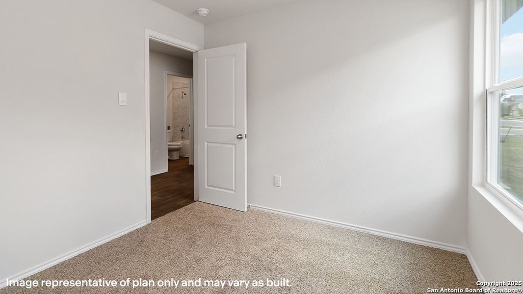 Spacious, unfurnished interior of a new home in Avenida, Converse (Image 19).