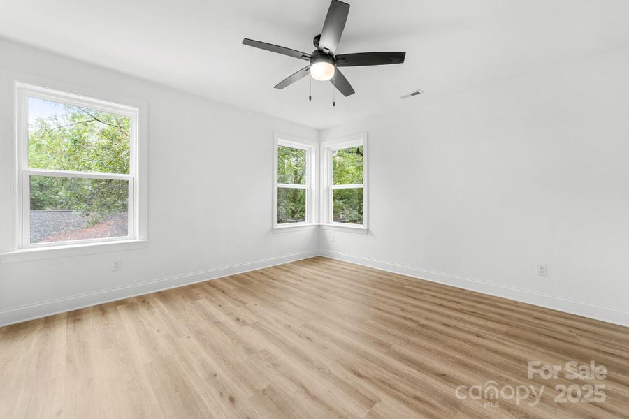 Spacious, unfurnished interior of a new home in , Shelby (Image 33).