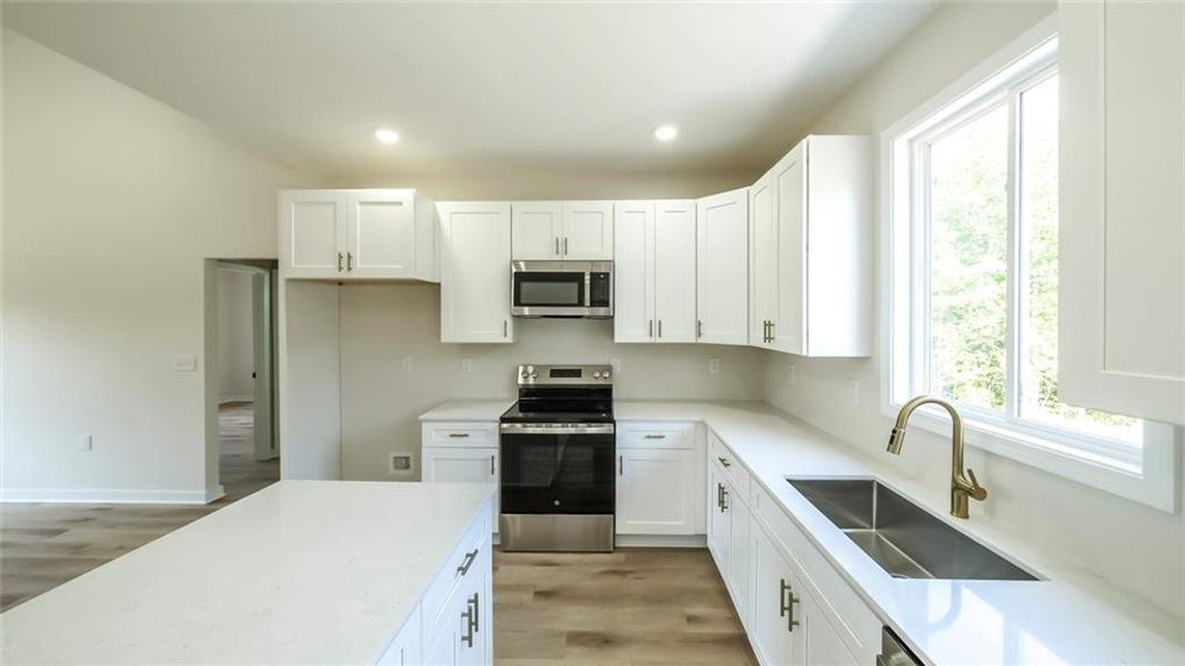 Furnished interior view inside a new home in , Tallapoosa (Image 7).