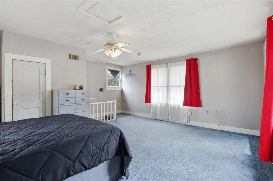 Furnished interior view inside a new home in , Cleburne (Image 17).
