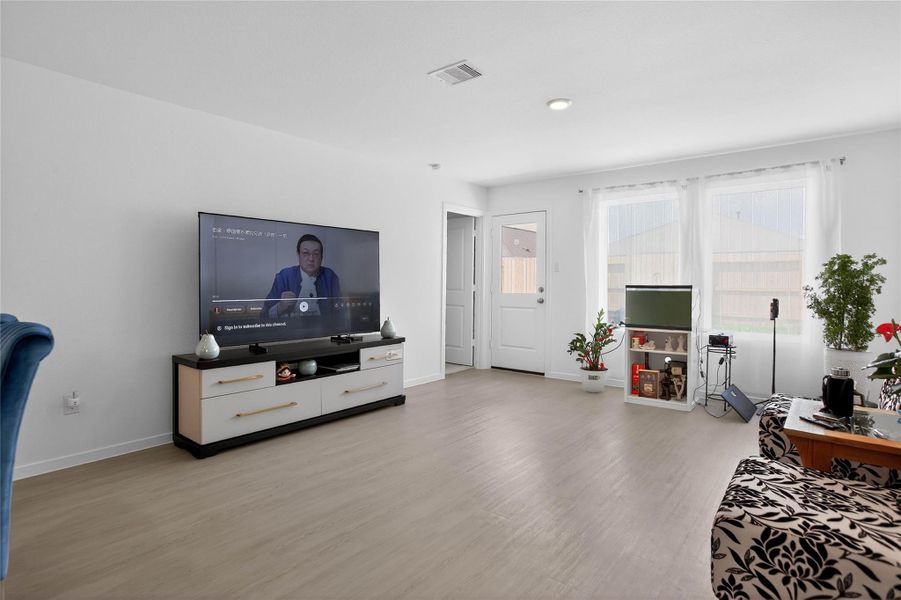 Furnished interior view inside a new home in Anniston, Katy (Image 11).