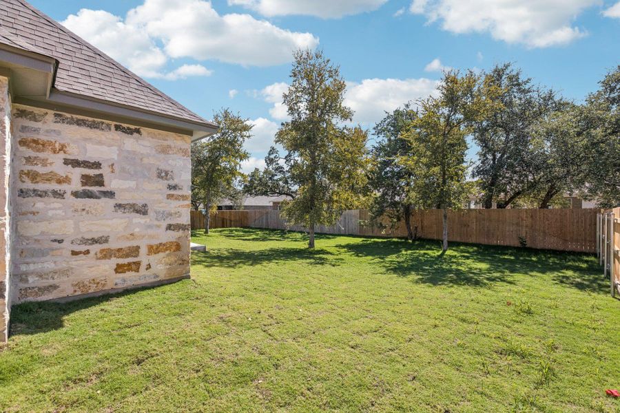 Exterior details and patio area of a home in Drake's Landing, Salado (Image 20).