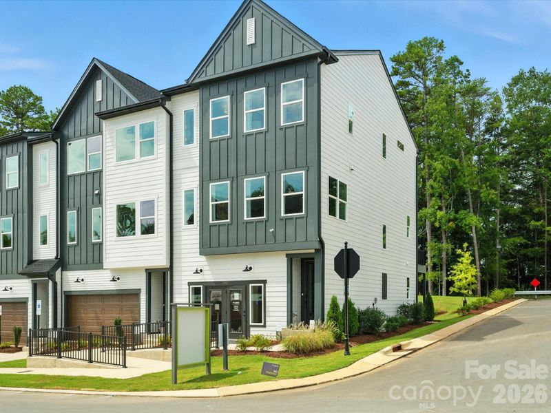 End unit Townhome in Charlotte, NC End unit Townhome in Charlotte, NC