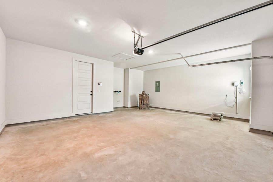 Spacious, unfurnished interior of a new home in Sunfield, Buda (Image 17). Spacious, unfurnished interior of a new home in Sunfield, Buda (Image 17).