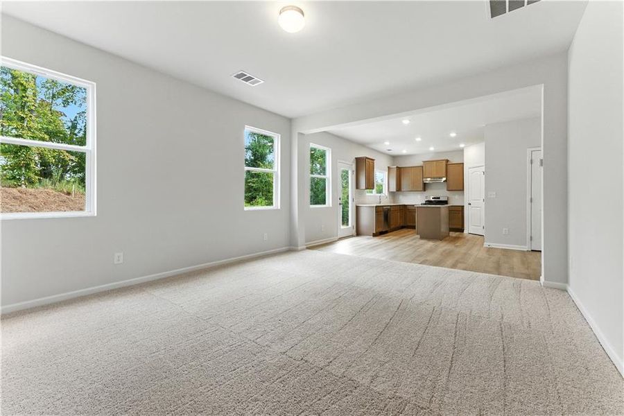 Spacious, unfurnished interior of a new home in The Reserve at Willow Oaks, Canton (Image 7).