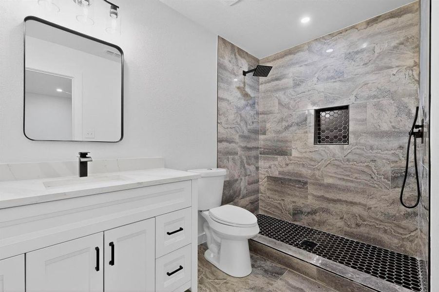 Furnished interior view inside a new home in , Seagoville (Image 15).
