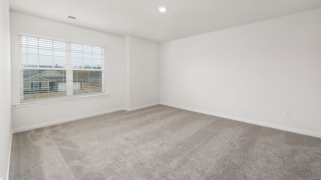 Spacious, unfurnished interior of a new home in Rydele Heights, Asheville (Image 19).