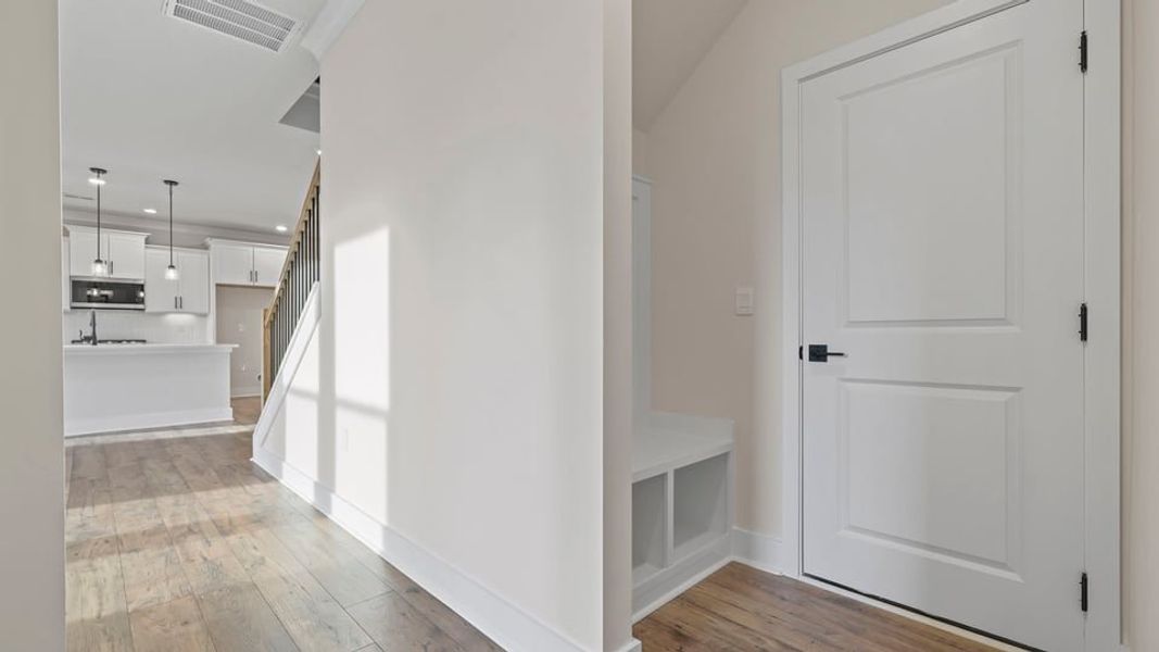 Spacious, unfurnished interior of a new home in Cottonwood Ridge, Piedmont (Image 25).