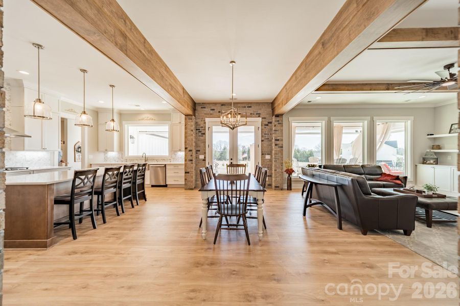 Community amenities in , Clover (Image 41).