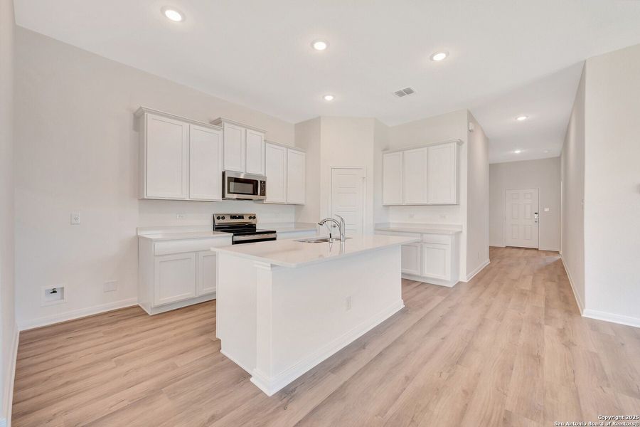 Furnished interior view inside a new home in Greenspoint Heights, Seguin (Image 11). Furnished interior view inside a new home in Greenspoint Heights, Seguin (Image 11).