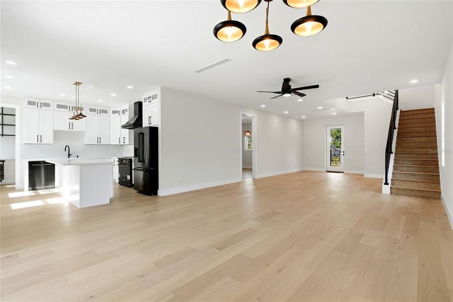 Spacious, unfurnished interior of a new home in , St. Petersburg (Image 21).