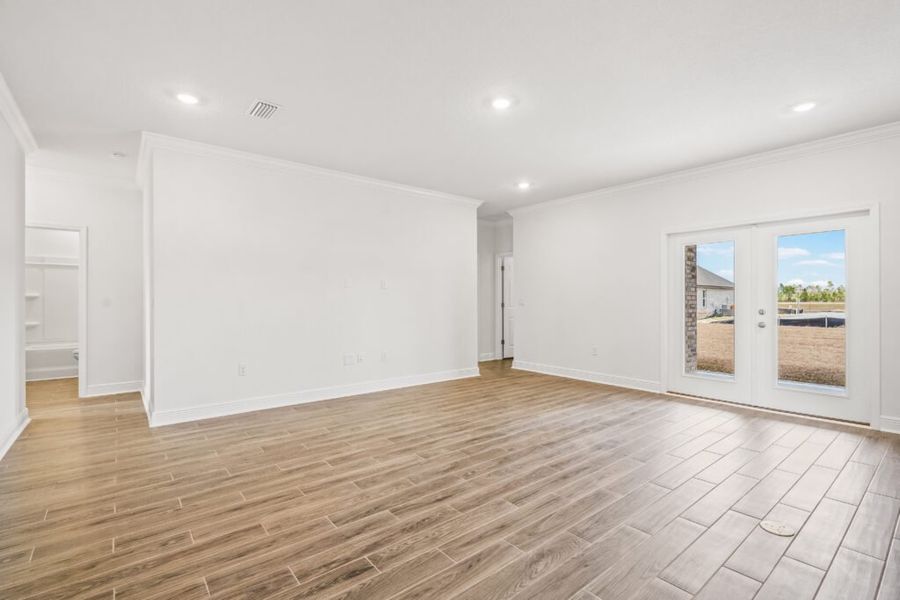 Spacious, unfurnished interior of a new home in Natureview, Freeport (Image 27).