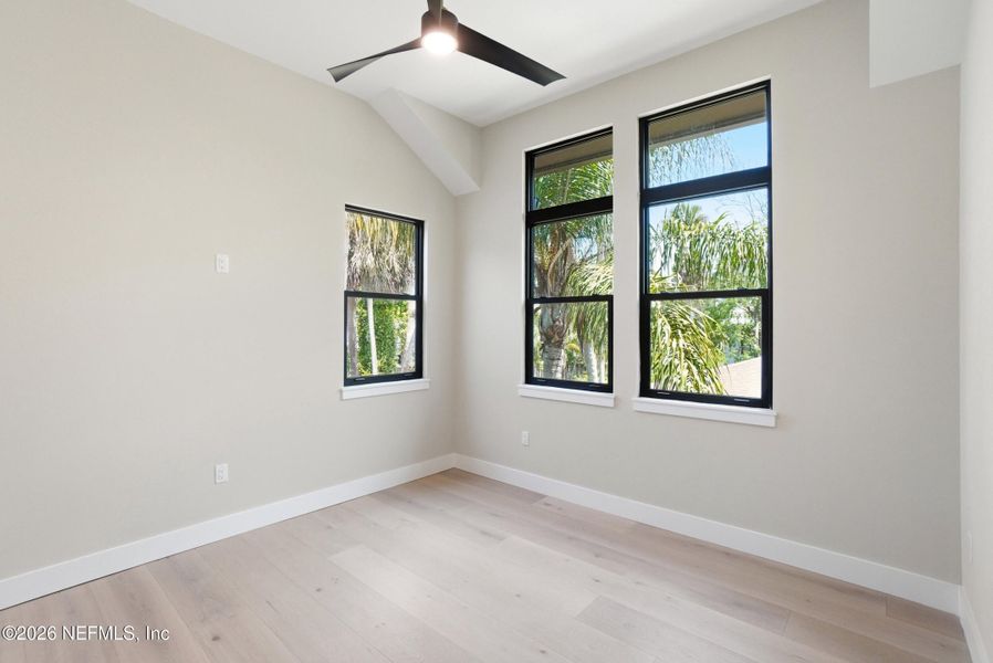 Spacious, unfurnished interior of a new home in , Atlantic Beach (Image 25).