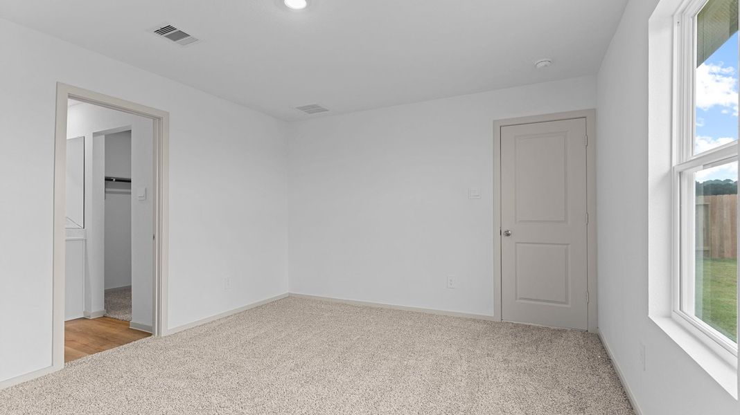 Spacious, unfurnished interior of a new home in Watermark, Alvin (Image 12). Spacious, unfurnished interior of a new home in Watermark, Alvin (Image 12).