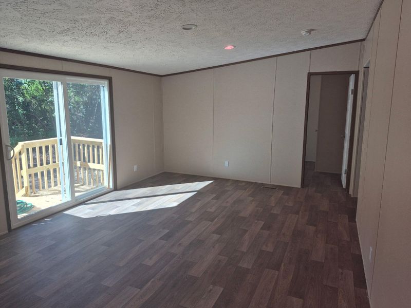 Spacious, unfurnished interior of a new home in , Walterboro (Image 17).