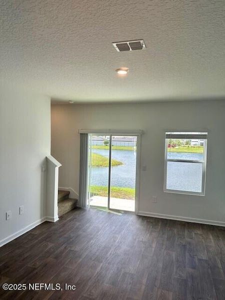 Spacious, unfurnished interior of a new home in Corsair, Middleburg (Image 22).