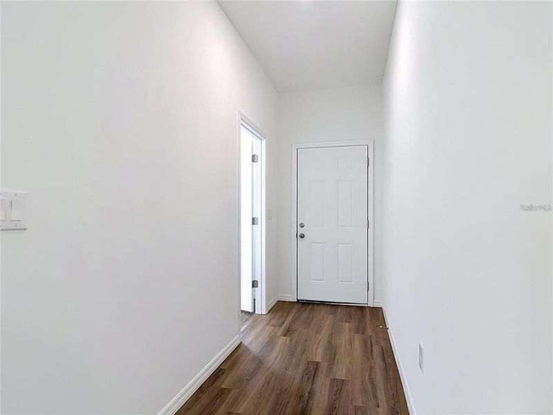 Spacious, unfurnished interior of a new home in , North Port (Image 20).