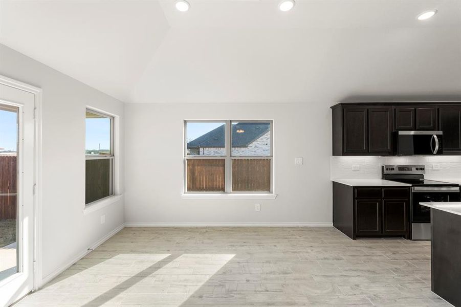 15. 7704 Kingfisher - Dining