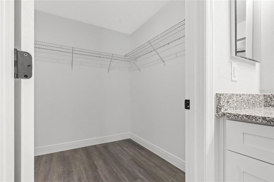 Spacious, unfurnished interior of a new home in , Ocala (Image 21).
