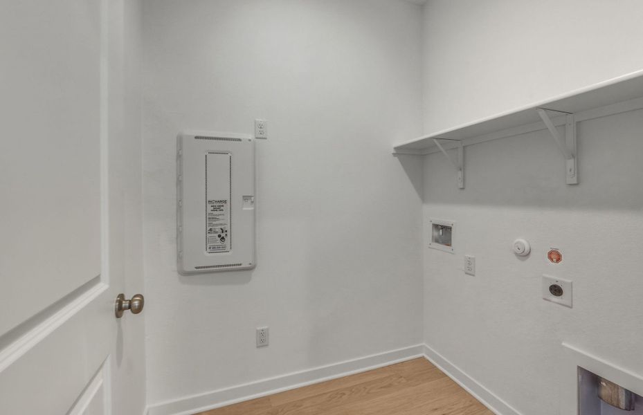 Spacious, unfurnished interior of a new home in Alto, San Marcos (Image 32).