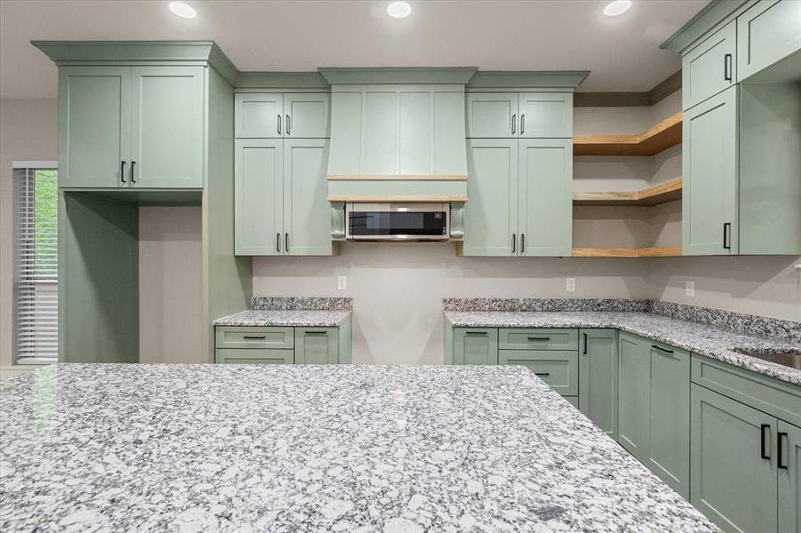 Furnished interior view inside a new home in , Corsicana (Image 12).