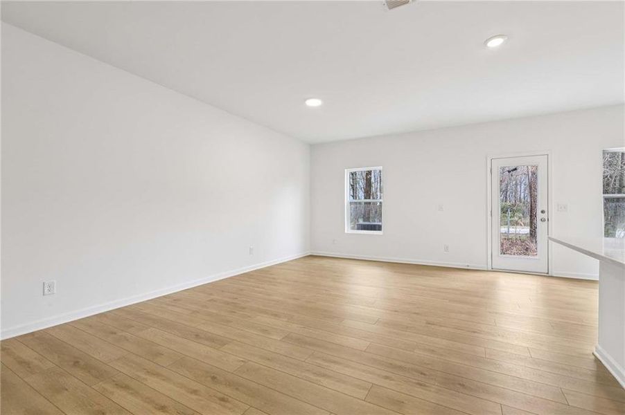 Spacious, unfurnished interior of a new home in Leydenview, Mableton (Image 13).