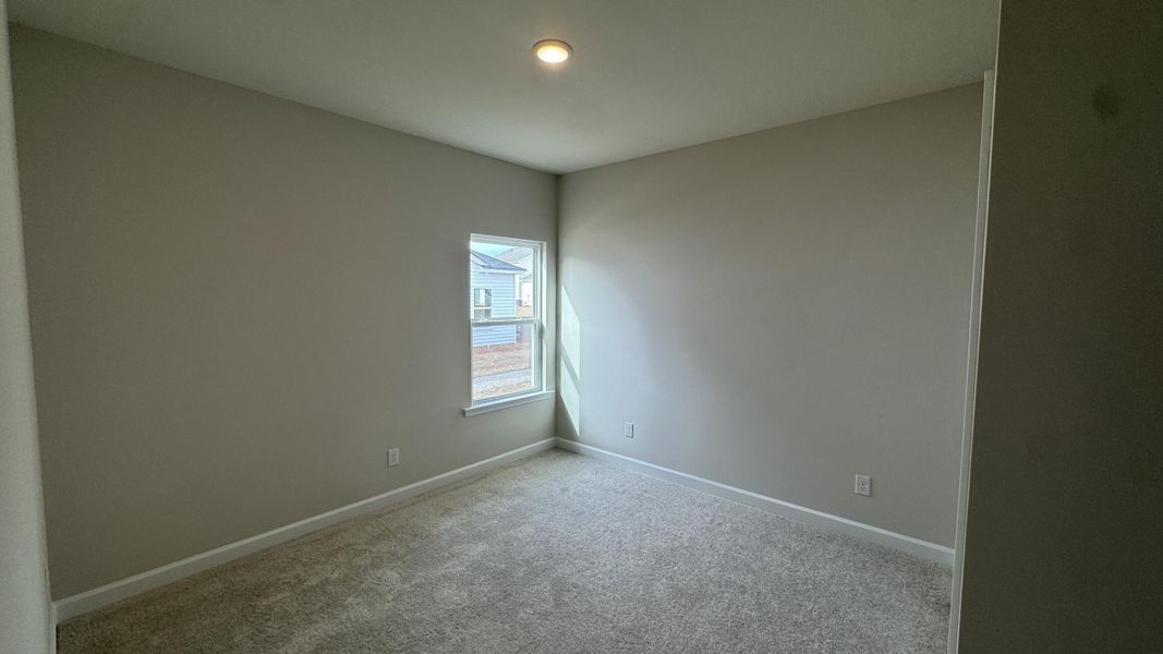 Spacious, unfurnished interior of a new home in , Summerville (Image 13).