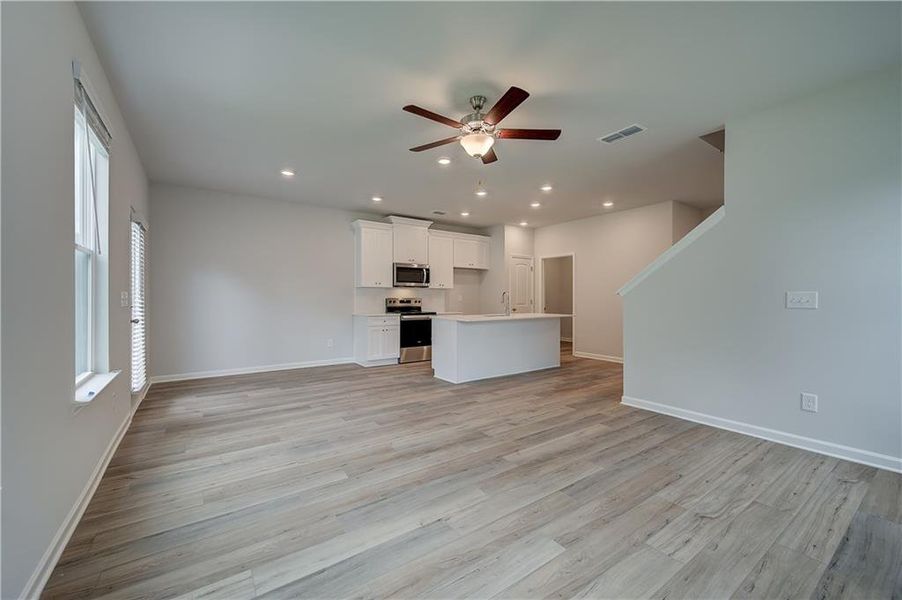 Spacious, unfurnished interior of a new home in Auburn Ridge, Riverdale (Image 19). Spacious, unfurnished interior of a new home in Auburn Ridge, Riverdale (Image 19).