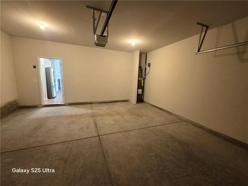 Spacious, unfurnished interior of a new home in , Grayson (Image 12).