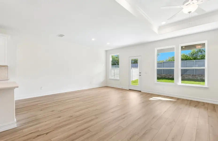 Spacious, unfurnished interior of a new home in Treeline, Justin (Image 16).