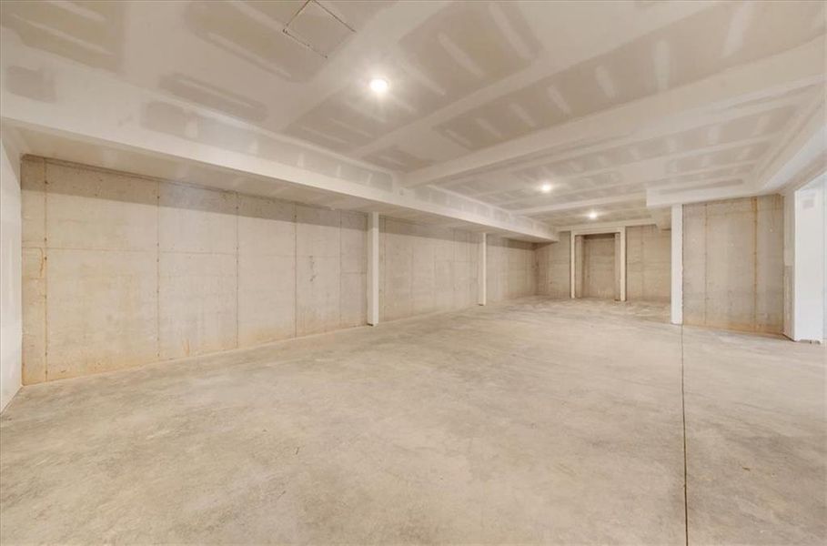 Spacious, unfurnished interior of a new home in , Canton (Image 80).