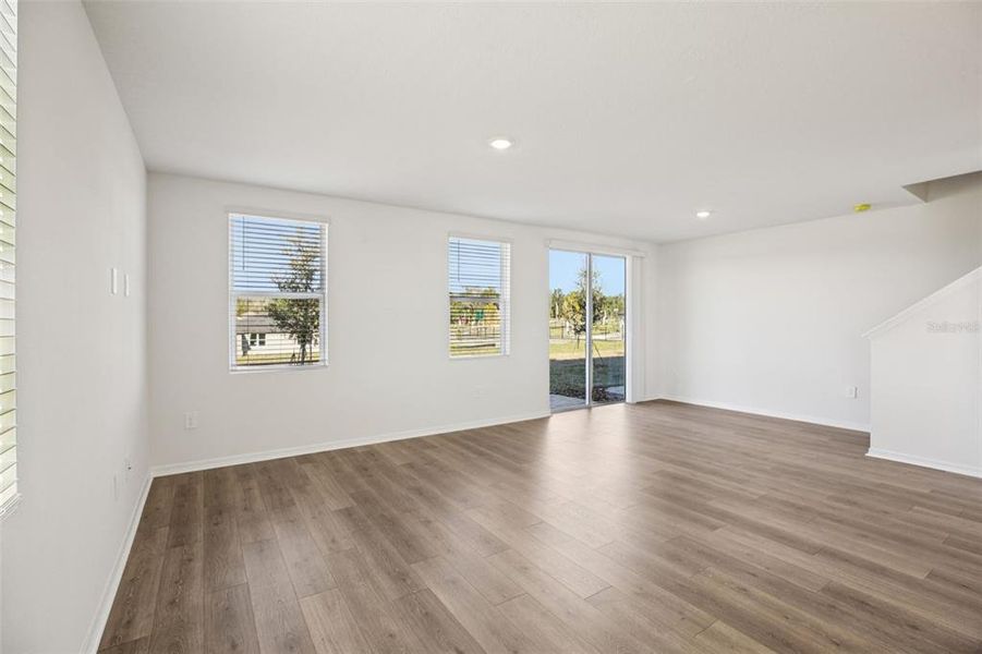 Spacious, unfurnished interior of a new home in , Lady Lake (Image 23).