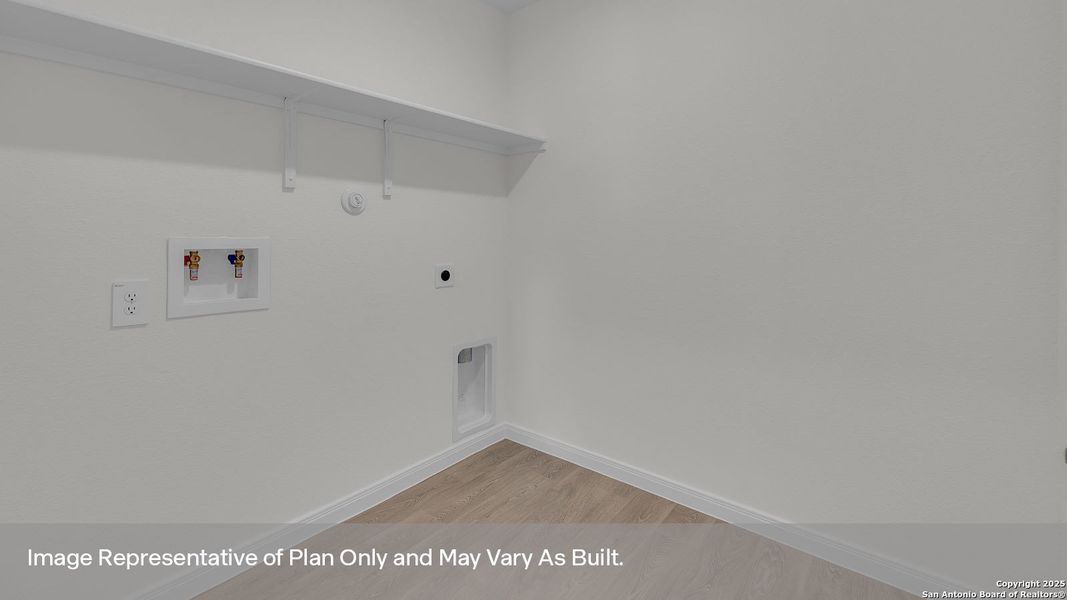 Spacious, unfurnished interior of a new home in Trace, San Marcos (Image 21).