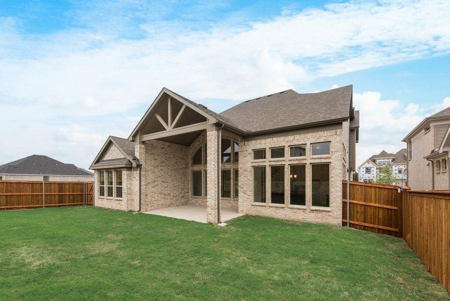 Exterior details and patio area of a home in Somerset Park, Rockwall (Image 4). Exterior details and patio area of a home in Somerset Park, Rockwall (Image 4).