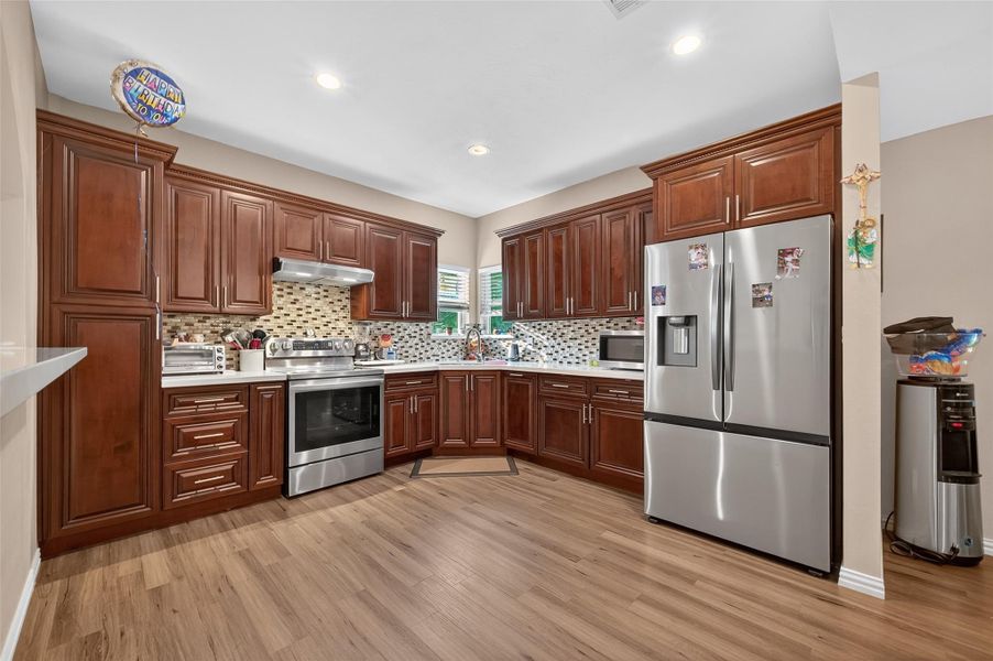 Furnished interior view inside a new home in , Rosharon (Image 7). Furnished interior view inside a new home in , Rosharon (Image 7).