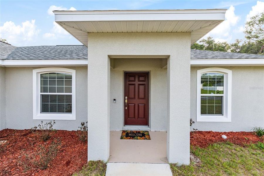 Exterior details and patio area of a home in , Ocala (Image 2).