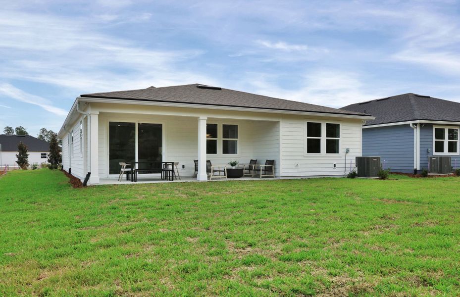 Representative exterior details of a home built from the Medina by Pulte Homes in Hyland Trail, Green Cove Springs (Image 4).