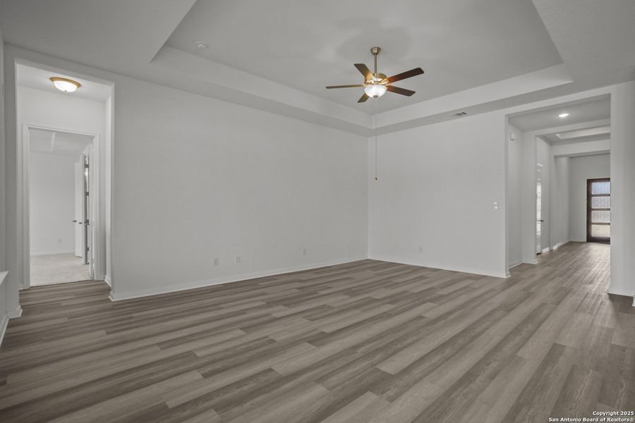 Spacious, unfurnished interior of a new home in Stillwater Ranch, San Antonio (Image 15). Spacious, unfurnished interior of a new home in Stillwater Ranch, San Antonio (Image 15).
