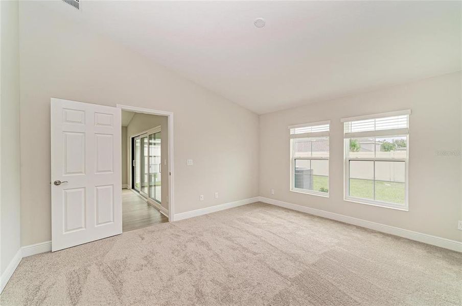Spacious, unfurnished interior of a new home in Crosswind Point, Parrish (Image 23).