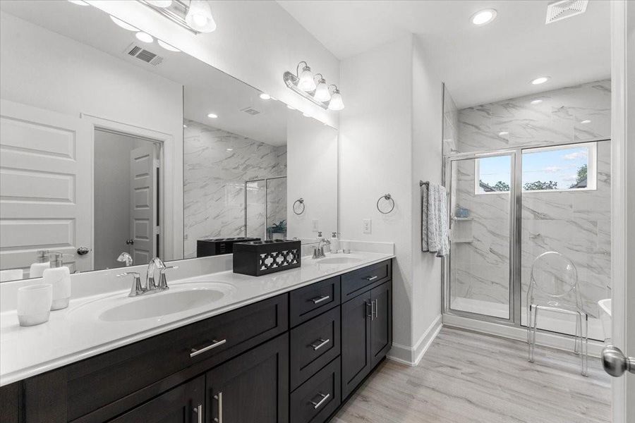 Image 6 of a home in .