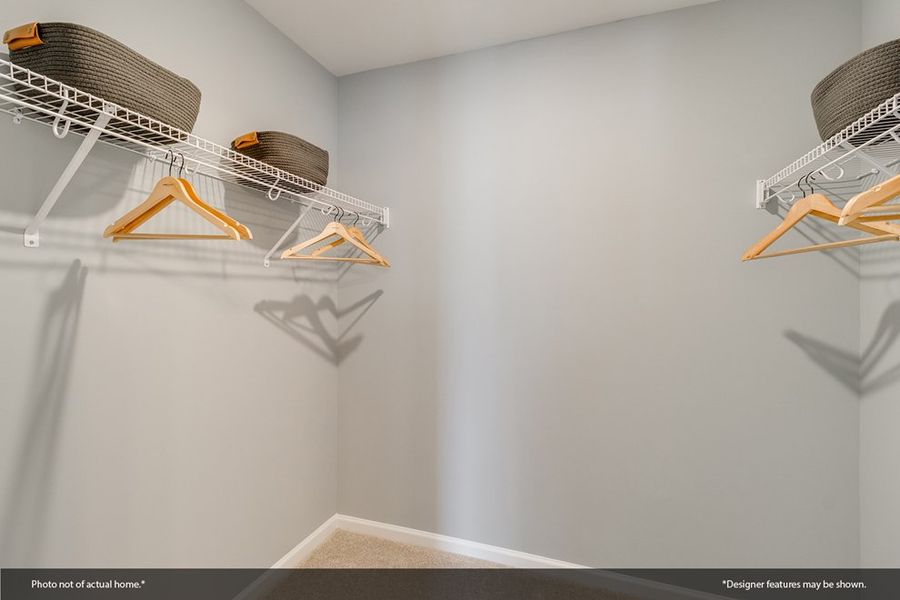 Spacious, unfurnished interior of a new home in Astoria, Columbia (Image 19).