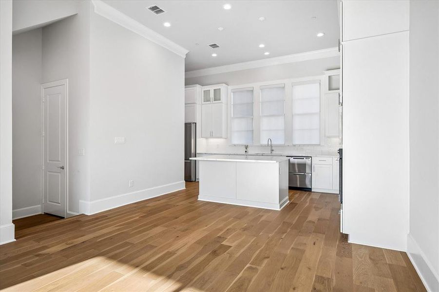 Spacious, unfurnished interior of a new home in , Addison (Image 25).