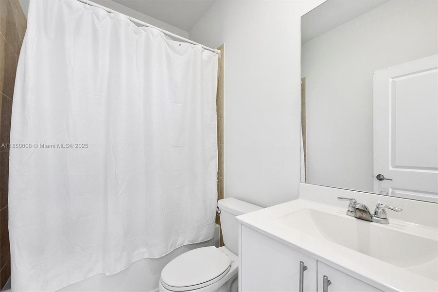 Image 35 of a home in .